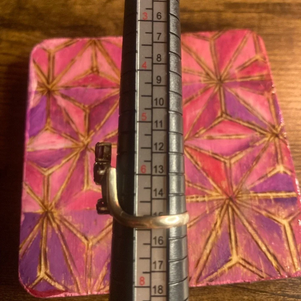 TODAY ONLY VINTAGE Size 7 Garnet Ring - Picture 3 of 5